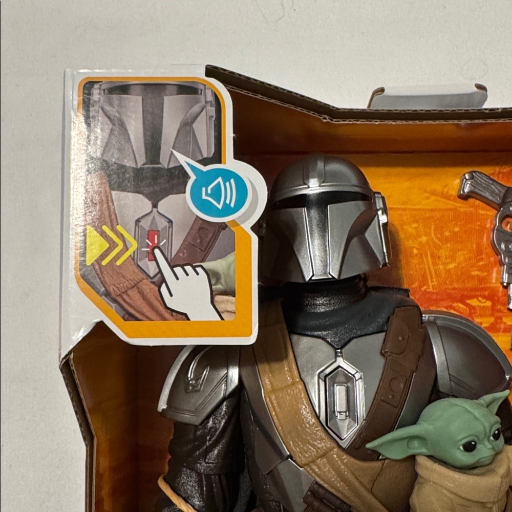 NEW Star Wars The Mandalorian & Grogu Talking Galactic Action Figure Jet Pack - Picture 2 of 6